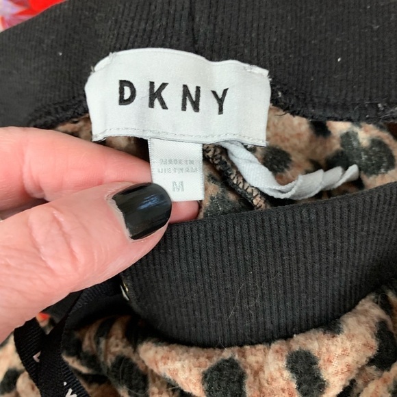 DKNY poly spandex animal print joggers track pants cuffed ankle medium - Picture 3 of 8